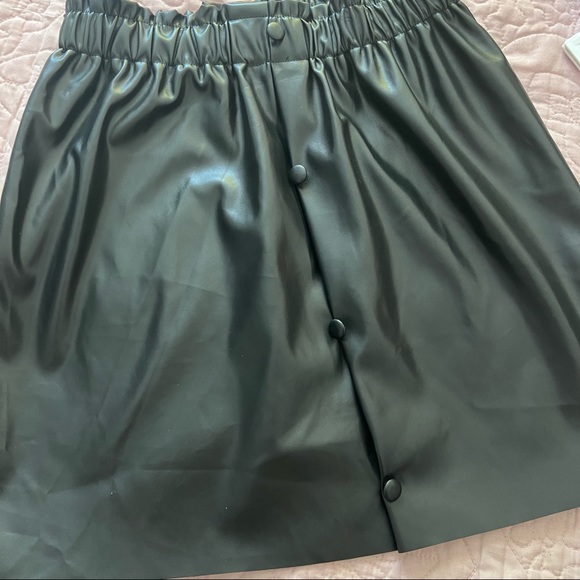 Faux leather black skirt size 11/12 - Picture 2 of 6
